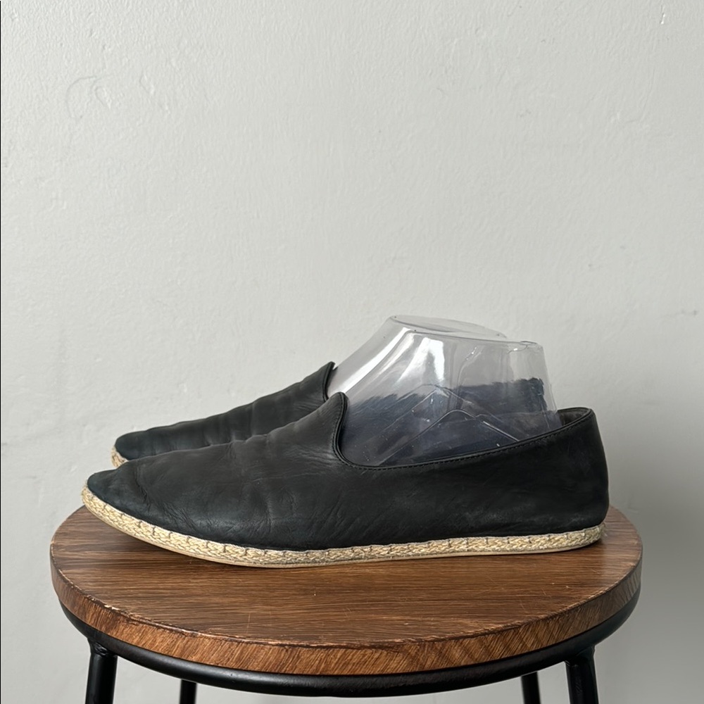 Vince Malia II Black Leather Slip-On Shoes Women’s Size 9